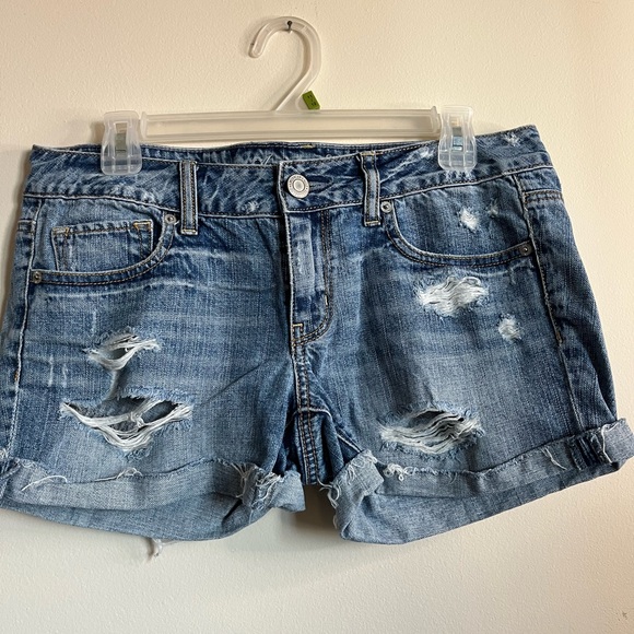 American Eagle Outfitters Pants - Size 8 American Eagle Outfitters Jean Shorts